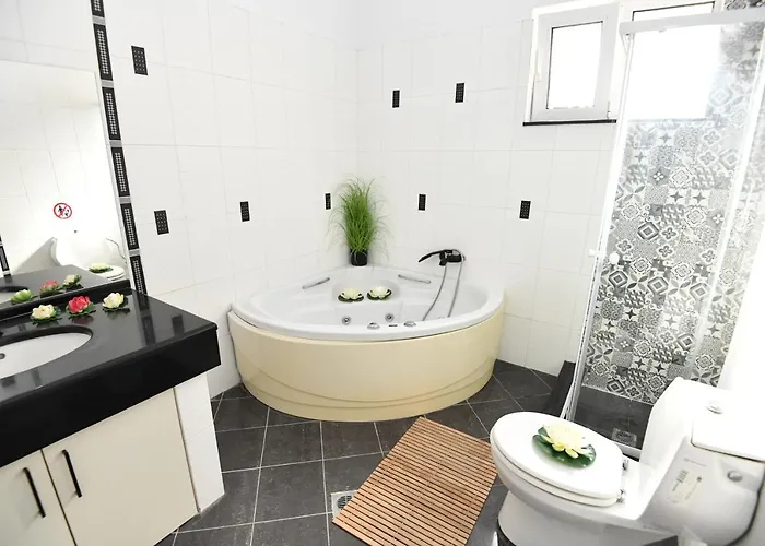 Eva's Garden House Villa *