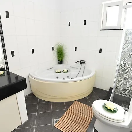 Eva's Garden House Villa *